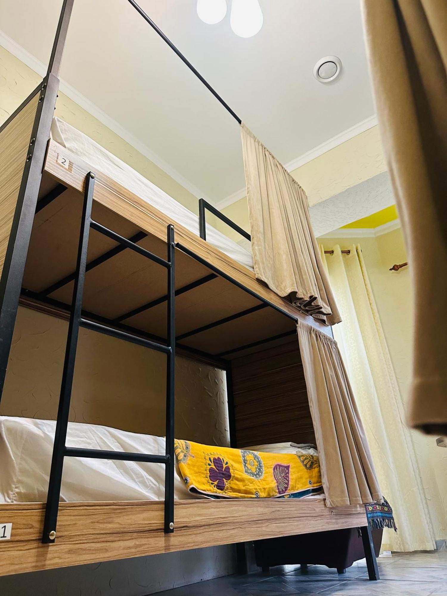 Sweet Home Hostel Biskek Kültér fotó