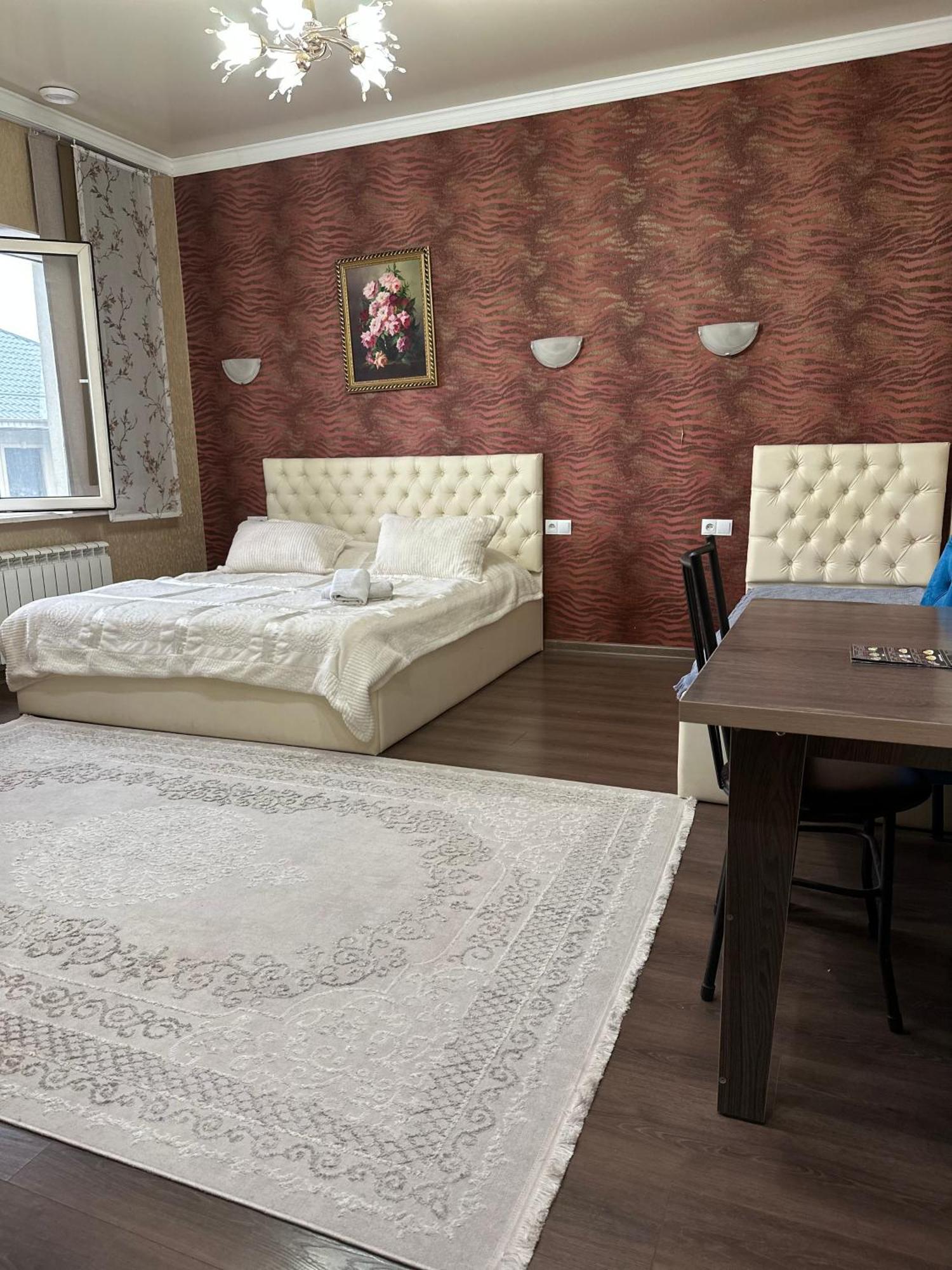 Sweet Home Hostel Biskek Kültér fotó