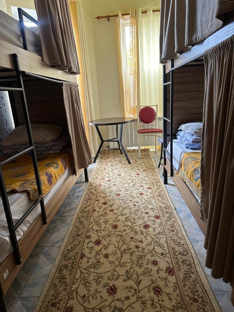 Sweet Home Hostel Biskek Kültér fotó